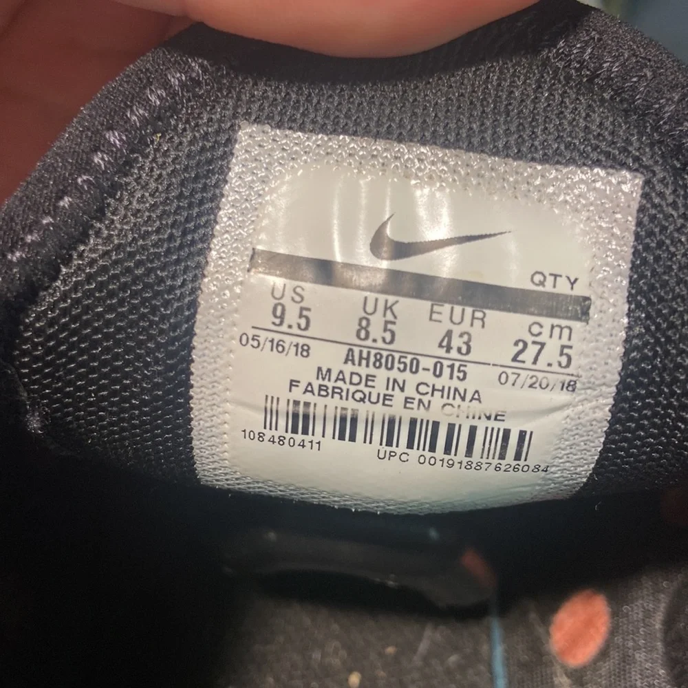 Nike Air Max ‘Super Crimson’ (9.5) - Picture 3 of 7